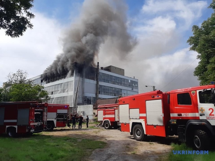 У Запоріжжі сталася пожежа на взуттєвій фабриці