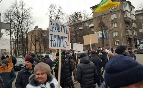 Кілька вулиць у центрі Києва перекрили учасники акції проти ринку землі