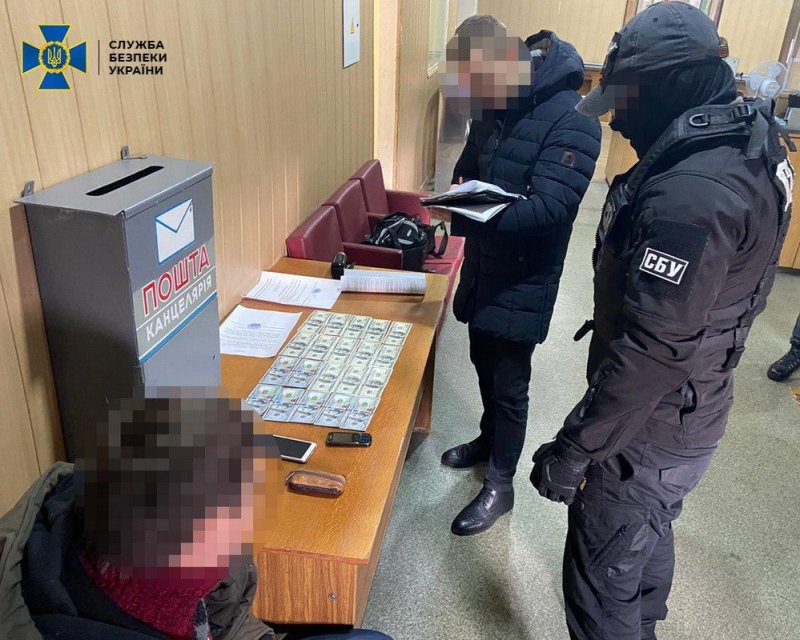 СБУ затримала на хабарі начальника юрвідділу підприємства концерну "Укроборонпром"