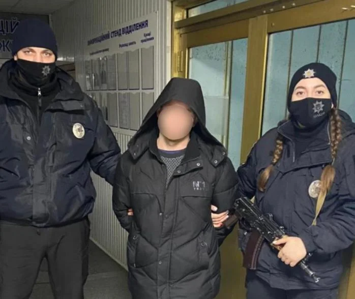 На Київщині два чоловіки побили жінку й забрали в неї документи на землю