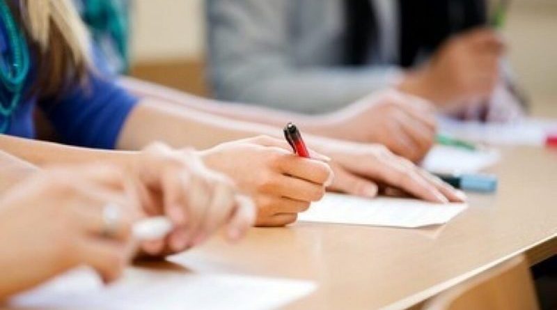 ВР звільнила випускників 11 класів від обов'язкової державної підсумкової атестації